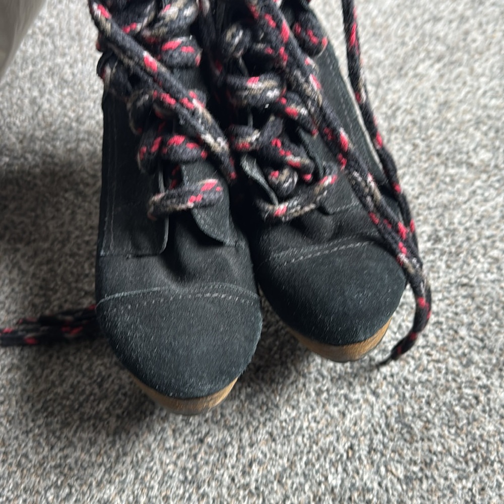 Platform lace up booties. - Picture 5 of 5